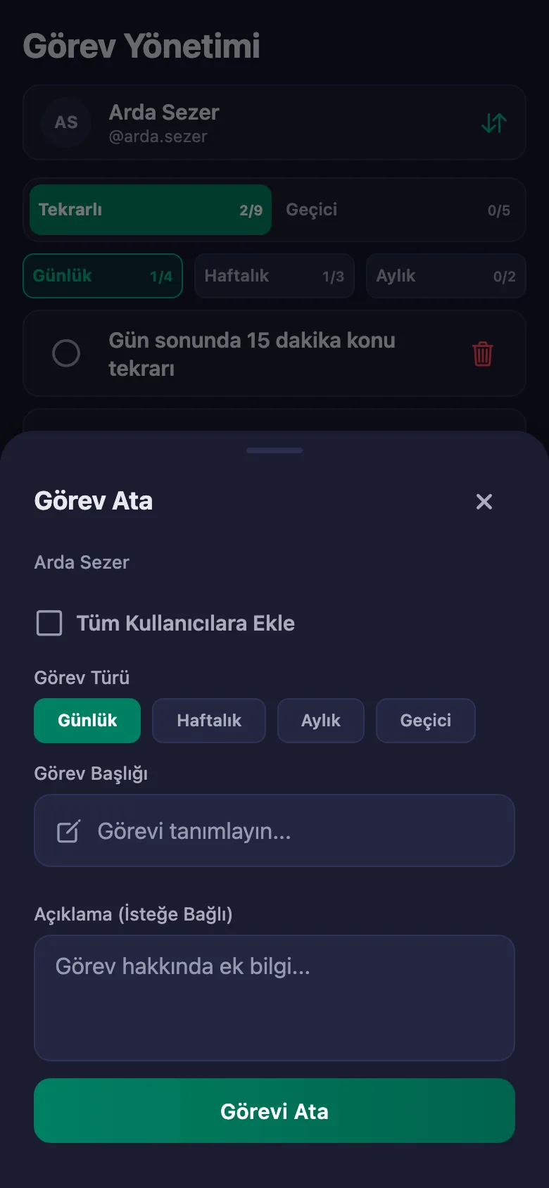 Ödevleri madde madde ekliyor, öğrencinin yazdığı notu aynı yerde görüyorsunuz.
