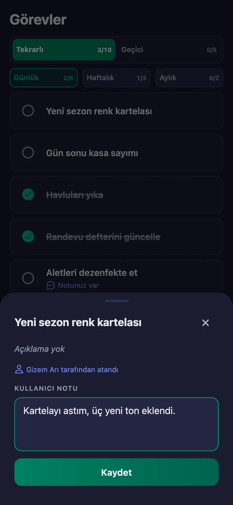 Hangi koltuk, hangi cihaz — kısa bir not; salon sahibi okuyor ama değiştiremiyor.