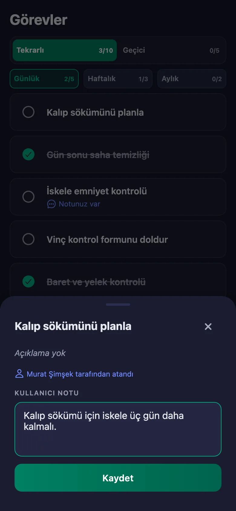 Hangi kat, ne eksik — kısa bir not; şef okuyor ama değiştiremiyor.