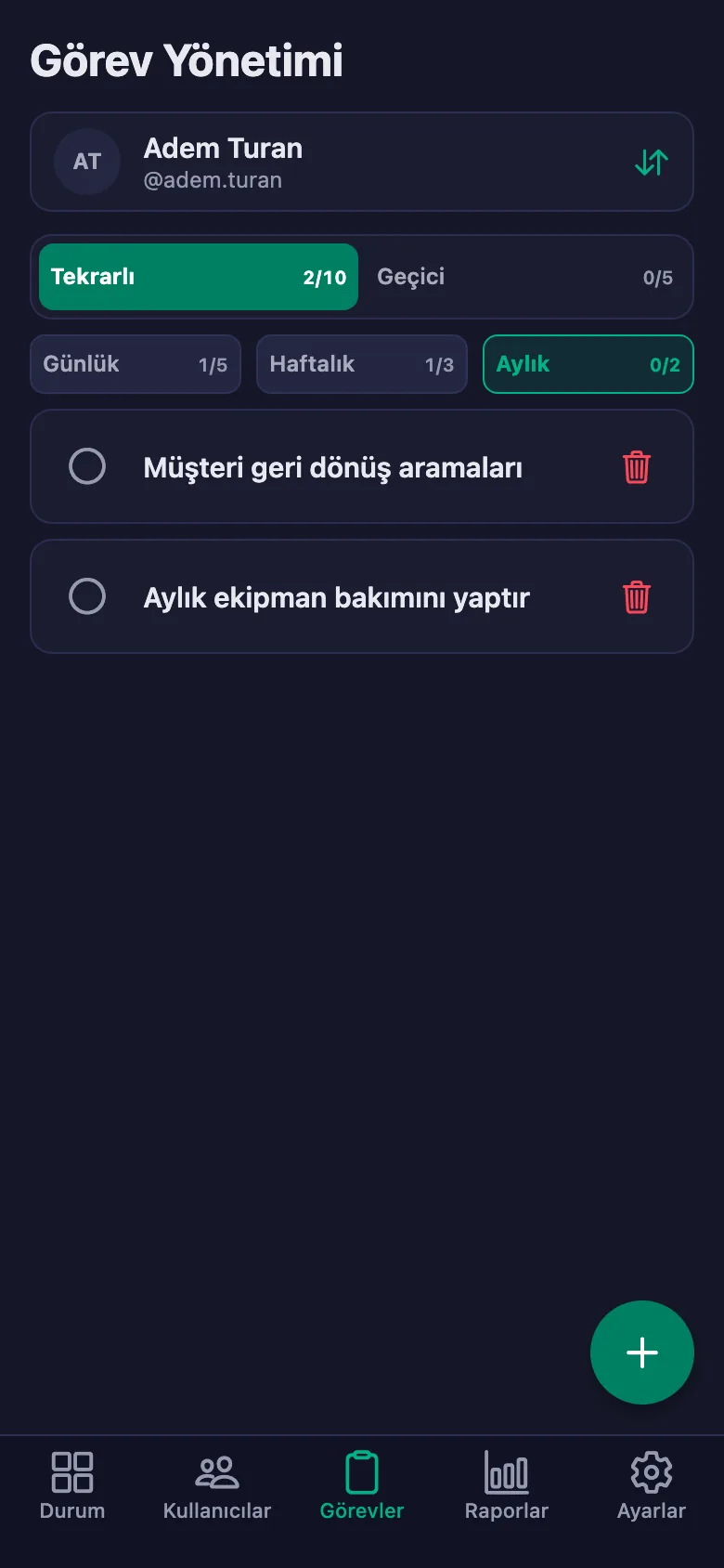 Günlük iş ve ekipman kontrollerini madde madde ekliyor, ustanın yazdığı notu aynı yerde görüyorsunuz.